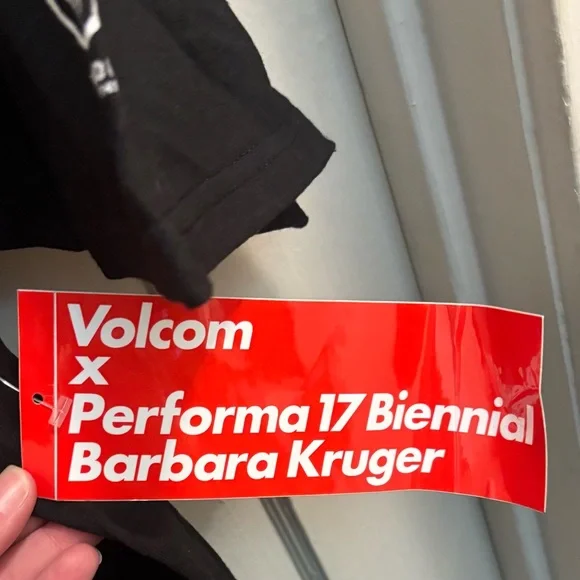 Volcom Black Tee NWT men’s large - Picture 4 of 4